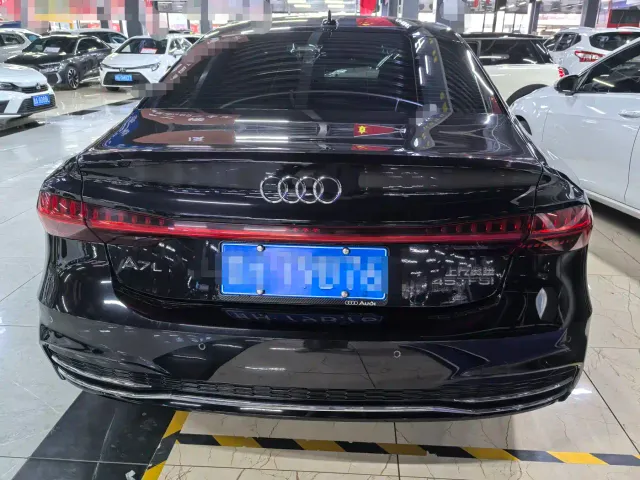 Audi A7L — Фото автомобиля 5