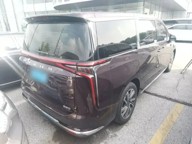 Maxus G90 — Фото автомобиля 6