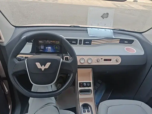 Wuling Hongguang Mini EV — Фото автомобиля 9