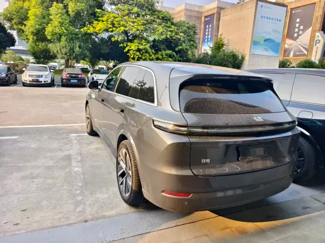 Li Auto L7 — Фото автомобиля 2