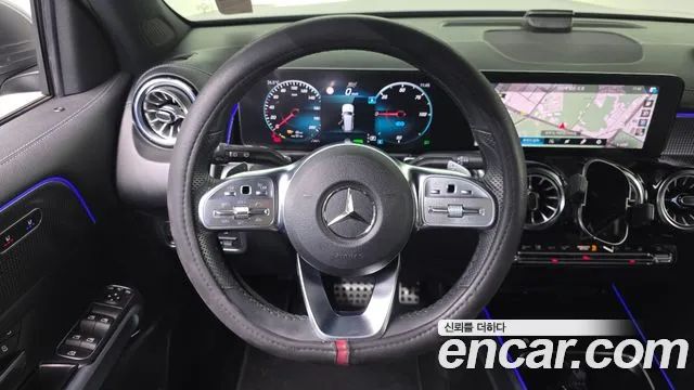Mercedes-Benz EQB — Фото автомобиля 13