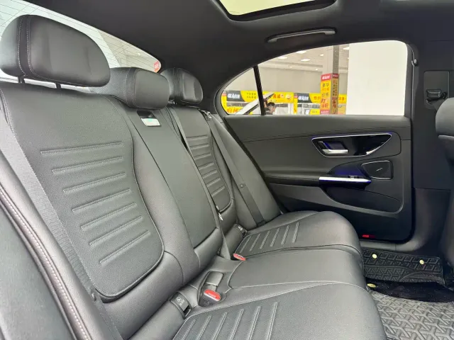 Mercedes-Benz C-Class — Фото автомобиля 11
