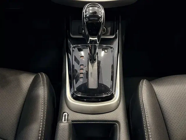 Nissan Tiida — Фото автомобиля 23