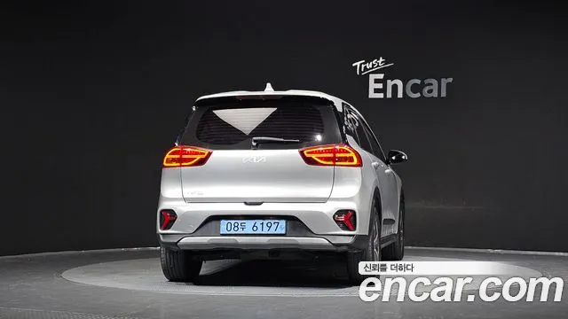 Kia Niro — Фото автомобиля 4