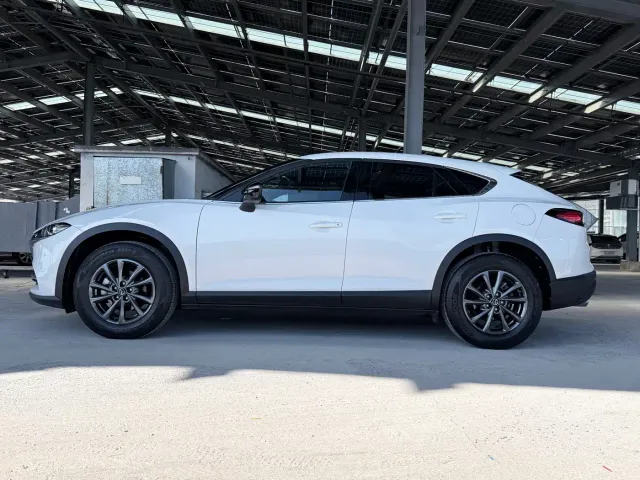 Mazda CX-4 — Фото автомобиля 3
