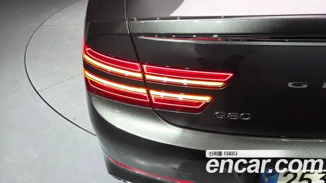 Genesis G80 Бензин 2.5 турбо AWD — Фото автомобиля 17