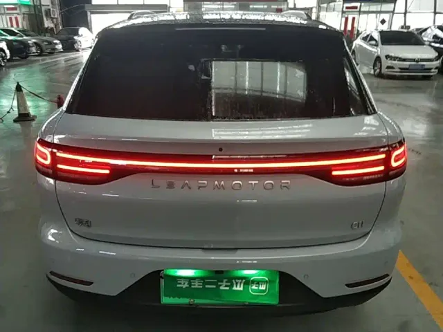 Leapmotor C11 — Фото автомобиля 5