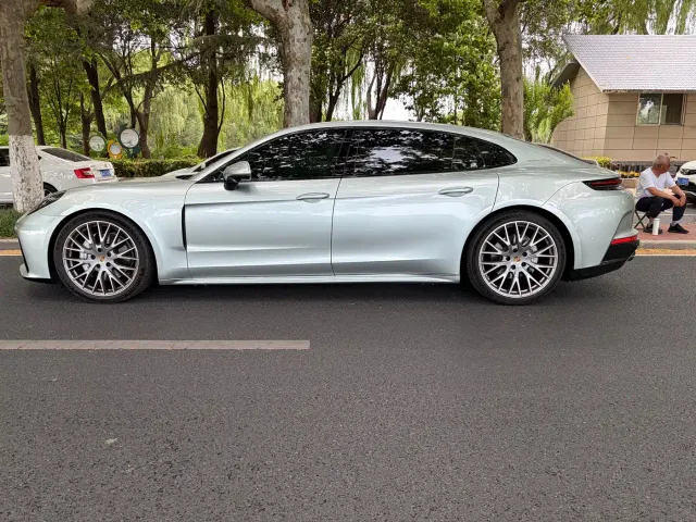 Porsche Panamera — Фото автомобиля 3
