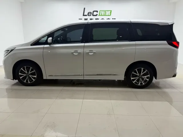 GAC Trumpchi M8 — Фото автомобиля 4