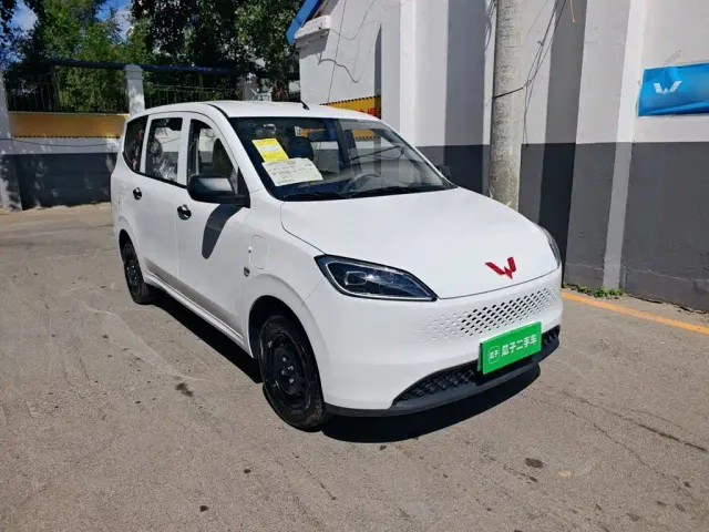 Wuling Hongguang — Фото автомобиля 24
