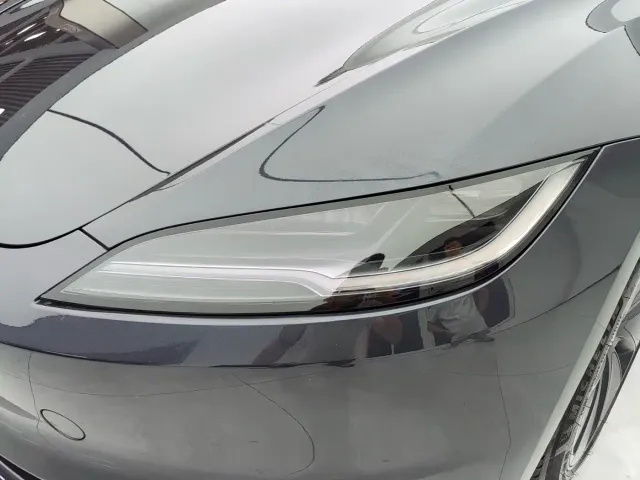 Tesla Model 3 — Фото автомобиля 7