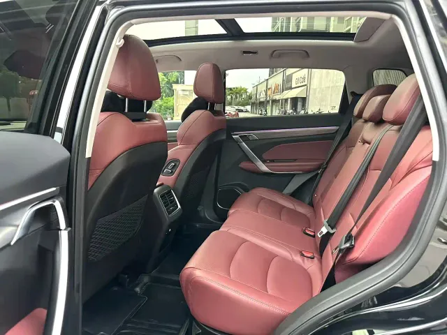 Geely Boyue — Фото автомобиля 10