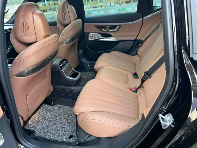 Mercedes-Benz E-Class — Фото автомобиля 7
