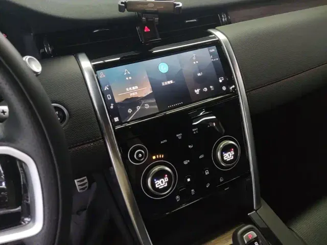 Land Rover Discovery Sport — Фото автомобиля 12