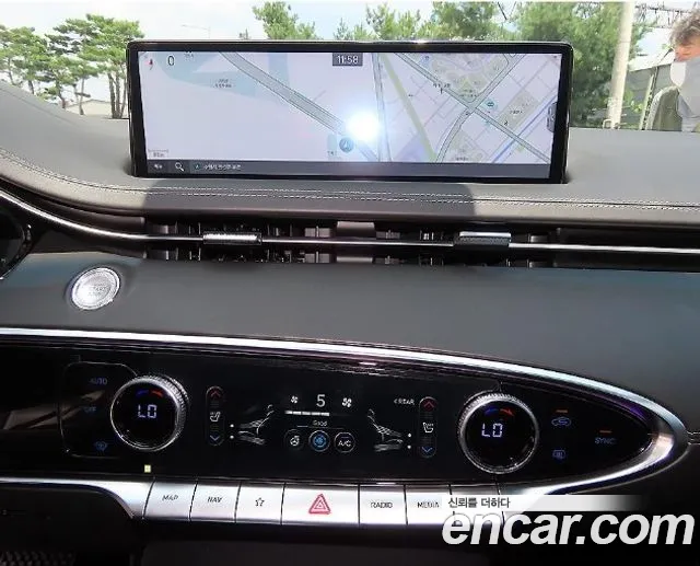 Genesis GV70 2.5T Бензин 2WD — Фото автомобиля 14