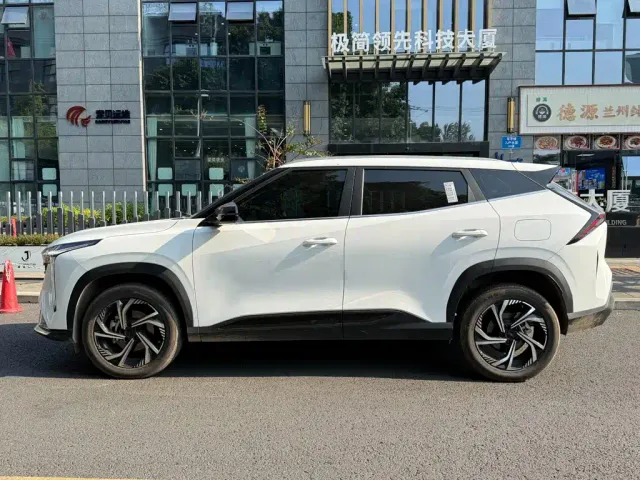 Geely Boyue — Фото автомобиля 3