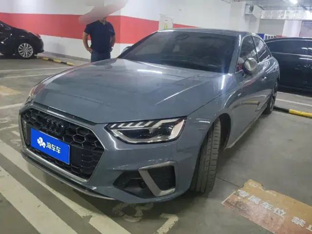 Фотография автомобиля — Audi A4L