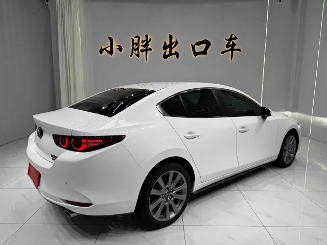 Mazda Axela — Фото автомобиля 4