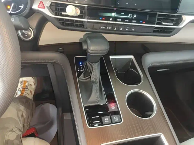 Toyota Sienna — Фото автомобиля 13