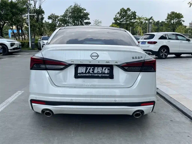 Nissan Teana — Фото автомобиля 8
