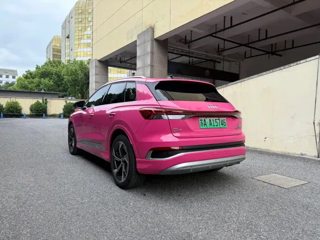 Audi Q4 e-tron — Фото автомобиля 9
