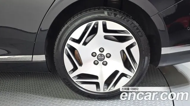 Genesis G90 — Фото автомобиля 18