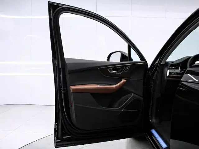 Audi Q7 — Фото автомобиля 12