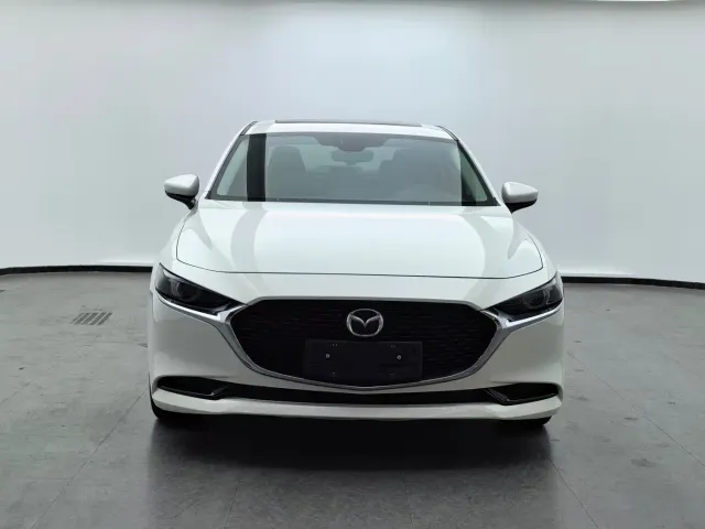 Mazda Axela — Фото автомобиля 2