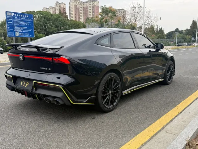 Changan UNI-V — Фото автомобиля 7