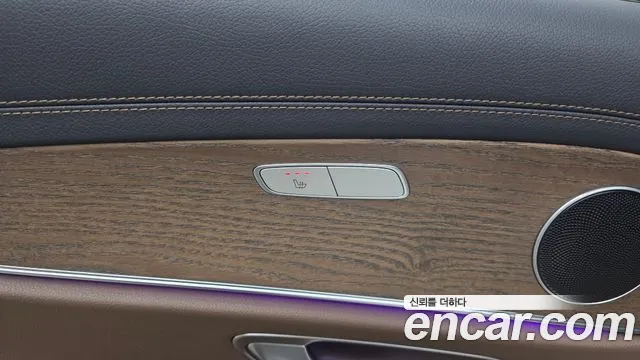 Mercedes-Benz E-Class — Фото автомобиля 30