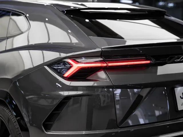 Lamborghini Urus — Фото автомобиля 16