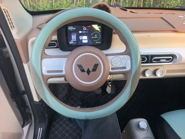 Wuling Hongguang Mini EV — Фото автомобиля 10