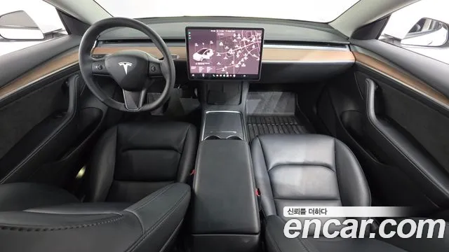Tesla Model 3 — Фото автомобиля 6