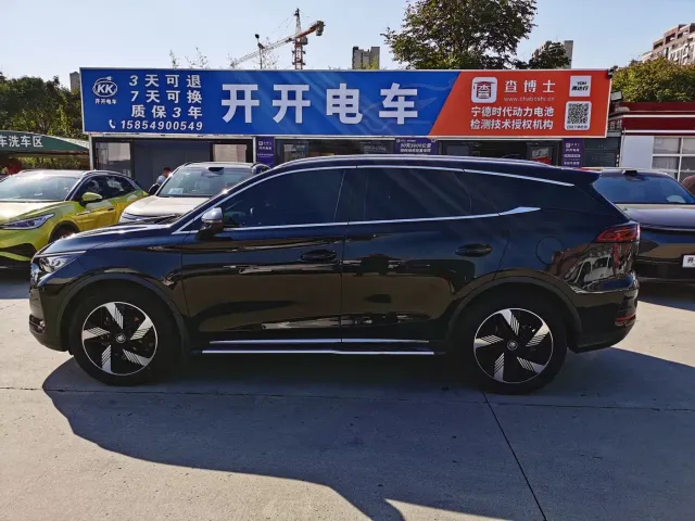 BYD Tang — Фото автомобиля 4