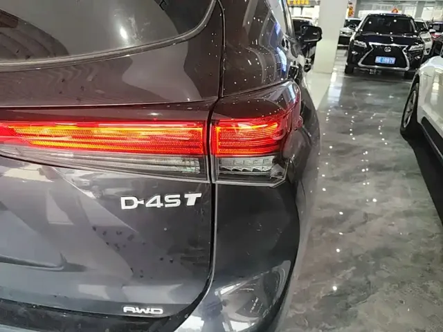 Toyota Highlander 2022 380T 4WD Premium 7-Seater — Фото автомобиля 7