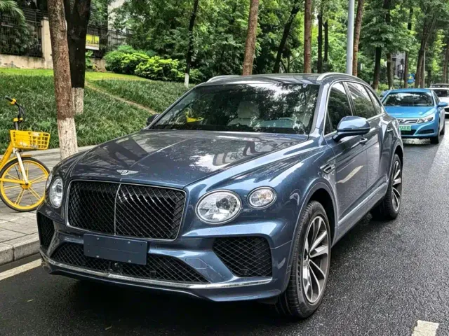 Фотография автомобиля — Bentley Bentayga