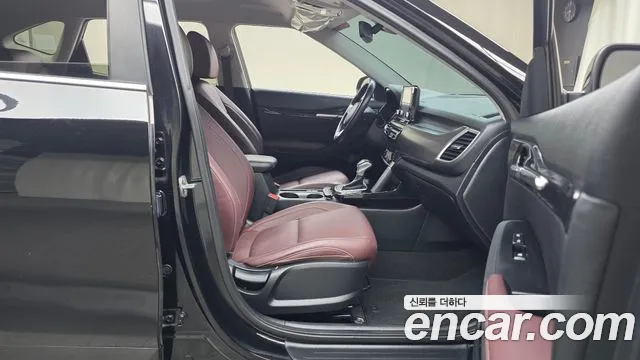 Kia Seltos — Фото автомобиля 16