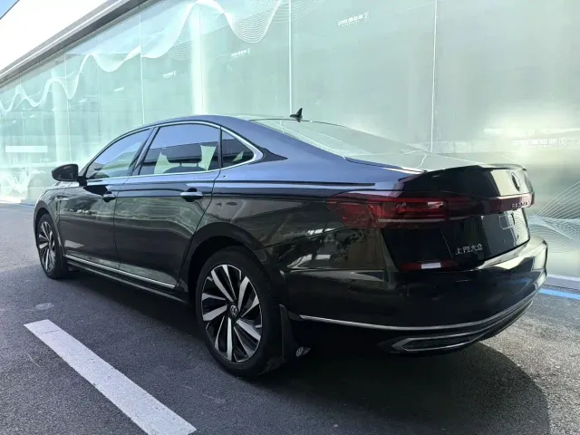 Volkswagen Passat — Фото автомобиля 9