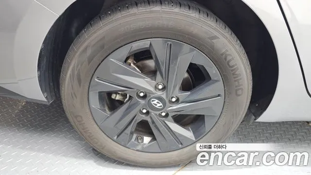 Hyundai AVANTE Avante (CN7) — Фото автомобиля 5