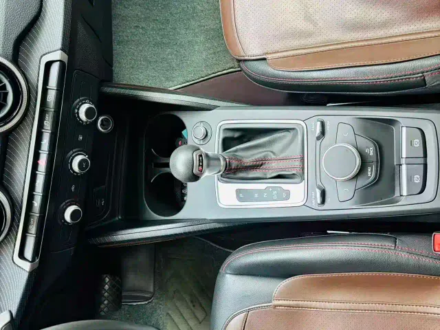 Audi Q2L — Фото автомобиля 10