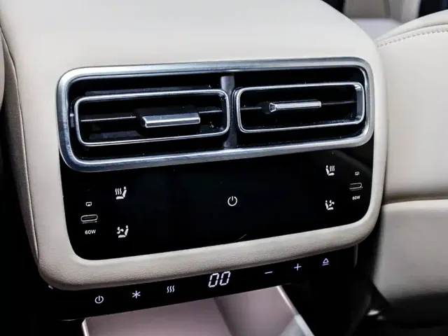 Li Auto L7 — Фото автомобиля 23