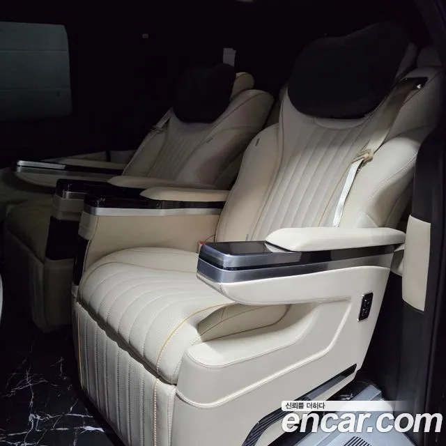 Kia Carnival — Фото автомобиля 10