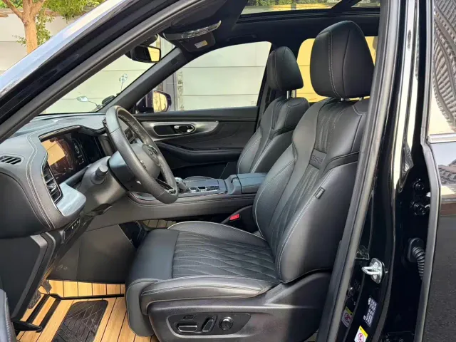 GAC Trumpchi GS8 — Фото автомобиля 9