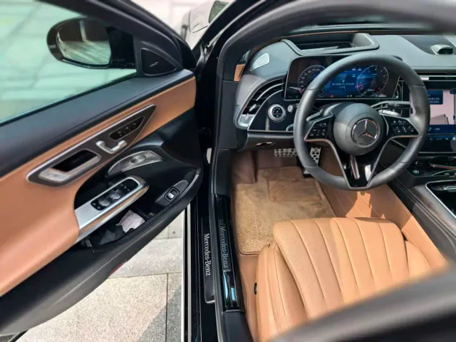 Mercedes-Benz E-Class — Фото автомобиля 11