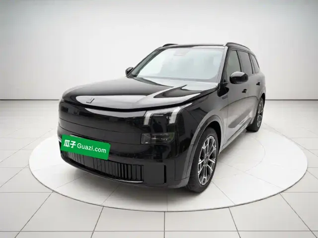 Фотография автомобиля — Lynk & Co 900