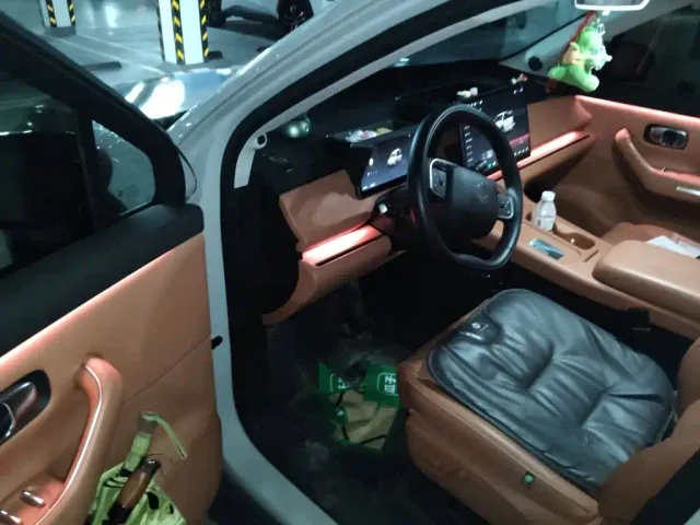 Leapmotor C10 — Фото автомобиля 12