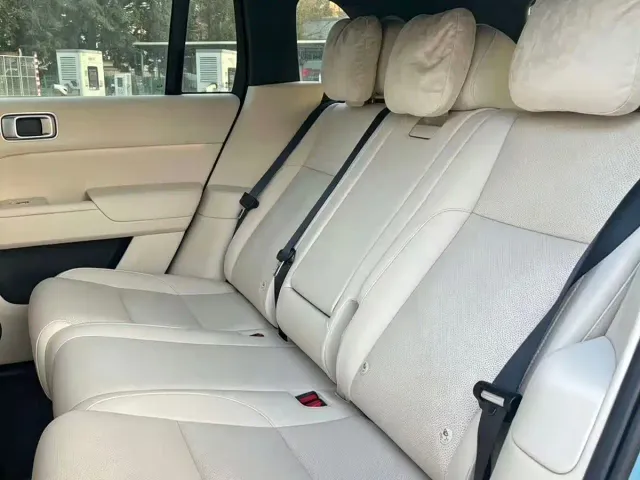 Li Auto L7 — Фото автомобиля 7
