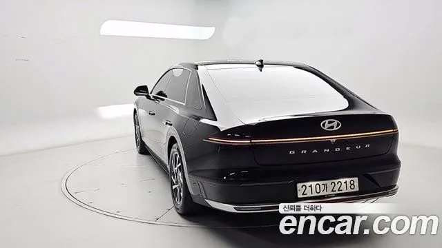 Hyundai Grandeur GN7 — Фото автомобиля 2