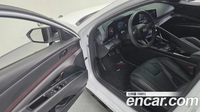 Hyundai AVANTE Новый Avante (CN7) — Фото автомобиля 12