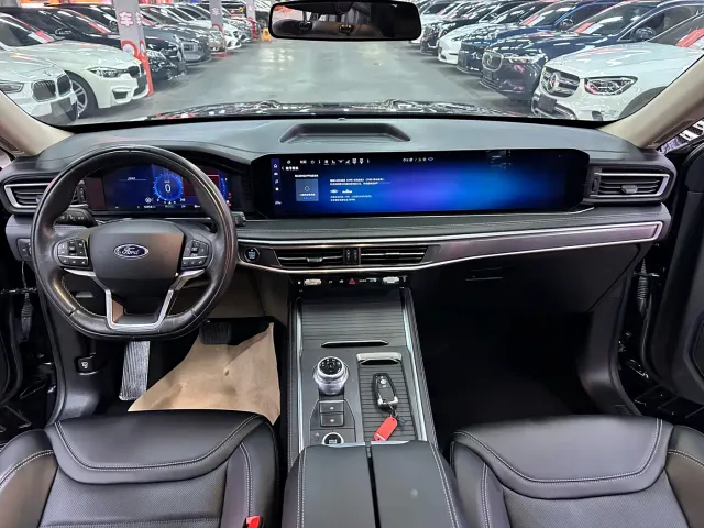 Ford Explorer — Фото автомобиля 13